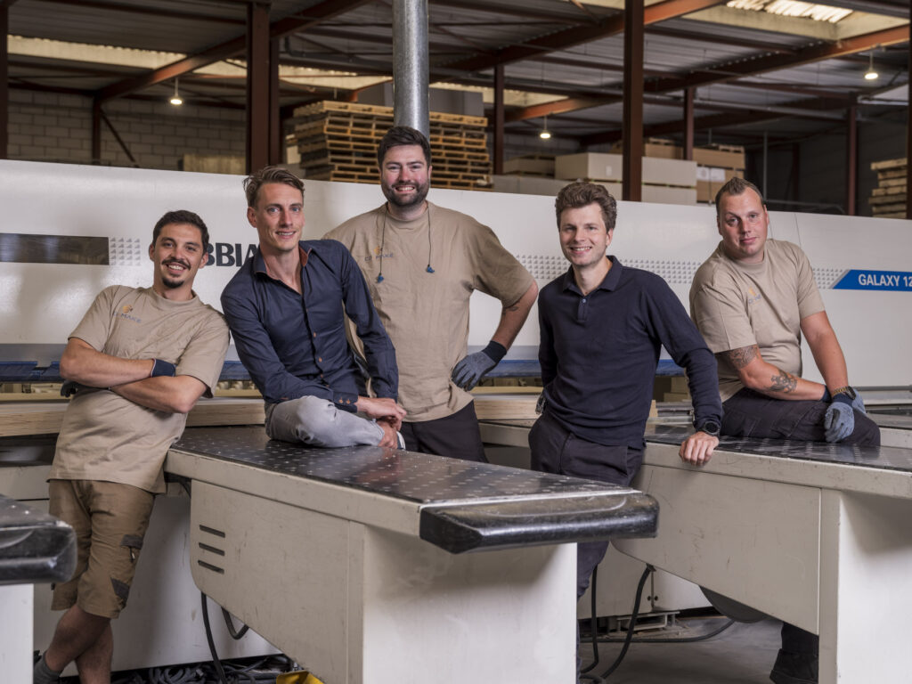 Het team van Co-Make bij de werkplaats in Breda